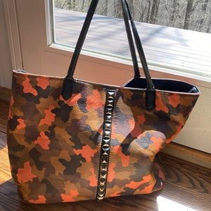 Orange Camo Shoulder bag